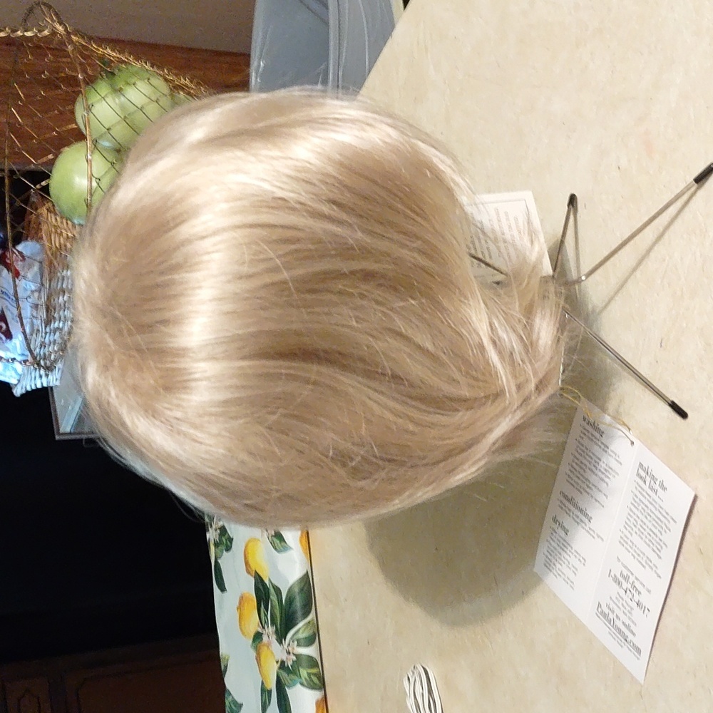 Wig - Picture 2 of 4